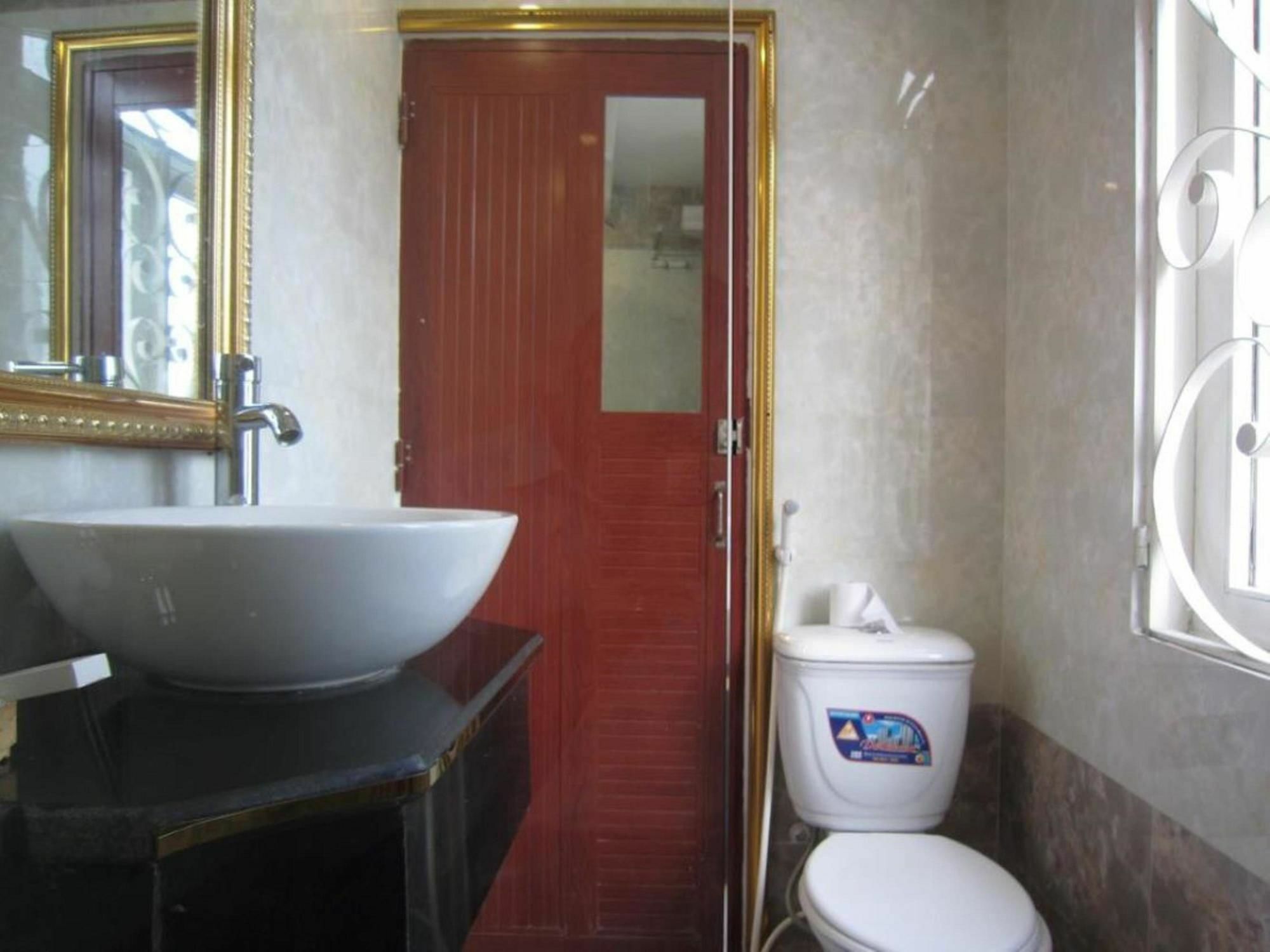 Tan Ha Hotel Ho Chi Minh City Exterior photo